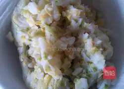 Illustration of how to make pork and cabbage buns 13