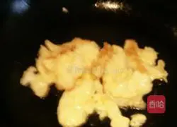 Illustration of how to make fried noodles with eggs 2
