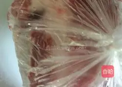 Illustration of how to make small wontons (pork bone and scallop soup base) 1