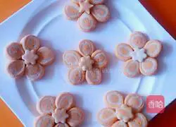 Illustration of how to make carrot and two-color flower steamed buns 10