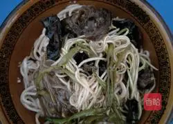 Illustration of how to make cucurbitic acid vinegar-braised cold noodles 5