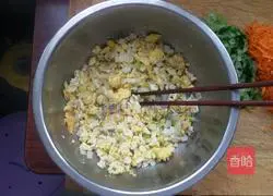 Illustration of how to make hot noodles and vegetarian stuffed pot sticker dumplings 7