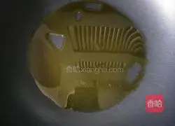 Illustration of how to make Binghua Wontons 3