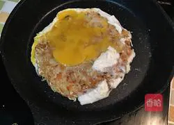 Illustration of how to make cabbage omelette 8