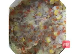 Illustration of how to make potato pancakes with mixed vegetables and meat 8