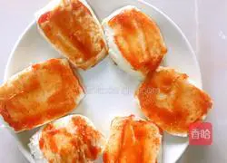 Illustration of how to make cheese and tomato baked steamed buns 3