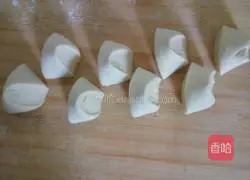 Illustration of how to make diced pork and cabbage buns 13