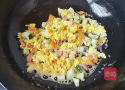 Illustration of how to make egg fried rice 4