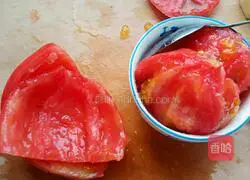 Illustration of how to make ham, potato and tomato cake 2