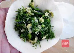 Illustration of how to make egg and fennel steamed buns 14