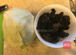 Illustration of how to make cabbage oil shuttle stuffed buns 4