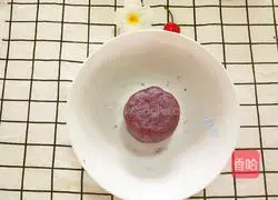 Baby Sesame Purple Sweet Potato Cake Recipe Illustration 4