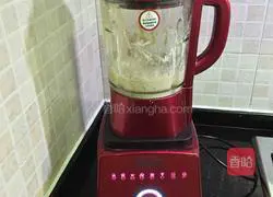 Illustration of how to make lotus seed mud rose cake 4