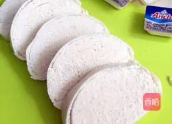 Illustration of how to make cheese steamed bun slices 2