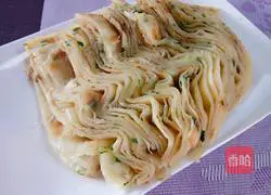 Illustration of how to make scallion pancake 12