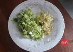 Illustration of how to make pickled cabbage pie 4