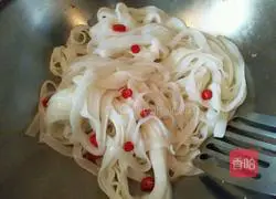 Seafood Egg Tomato Fried Rice Noodles Recipe Illustration 5