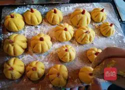 Illustration of how to make pumpkin steamed buns 6