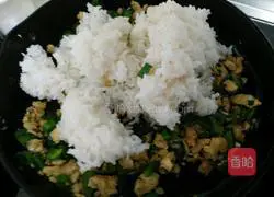 How to make egg fried rice Illustration 6