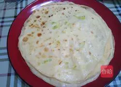 Illustration of how to make delicious scallion pancakes from Laowu Private Kitchen 9