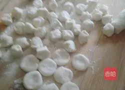 Illustration of Northeastern Celery and Pork Dumplings 6