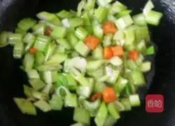 Fried rice with diced vegetables and soy sauce.Recipe 5