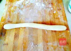 Caterpillar Illustration of how to make ham sausage steamed buns 8