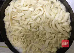 Illustration of how to make Tianyuan fried noodles 8