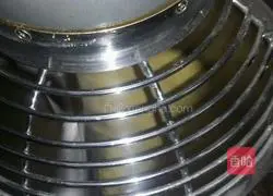 Illustration of how to make plum blossom steamed buns 1