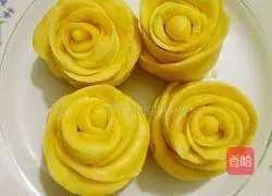 Illustration of how to make rose pumpkin steamed buns 22