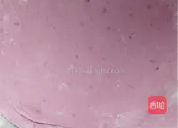 Illustration of how to make purple sweet potato, white sugar, peanut and red date buns 7