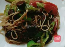 Illustration of how to make fried noodles with preserved meat 7