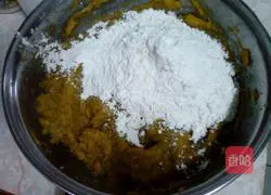 Illustration of how to make pumpkin steamed buns 8