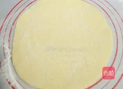 Illustration of making dough golden cake 5