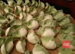 Illustration of how to make shepherd's purse dumplings 6