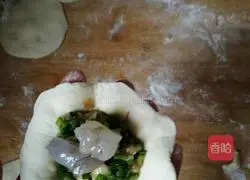 Illustration of how to make three fresh buns 6