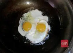Illustration of how to make egg fried rice 3