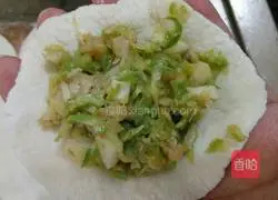 Illustration of how to make zucchini buns with oil residue 16