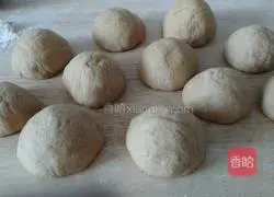 Illustration of how to make brown sugar steamed buns 12