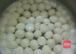 Illustration of how to make longan with glutinous rice balls 11