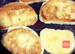 Illustration of how to make golden cumin steamed buns 7