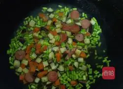 Illustration of how to make pearl rice fried rice 4