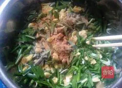 Illustration of how to make leek and egg vegetarian buns 6