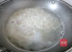 Illustration of how to make noodles with virgin fruit pulp 1