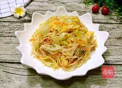 Illustration of how to make stir-fried noodles with cabbage 13