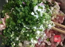 Illustration of how to make fresh meat buns 4