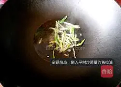 Illustration of how to make four-color fried noodles 8