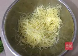 Illustration of how to make love potato pancakes 2