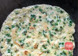 Illustration of how to make shrimp egg pancake 5