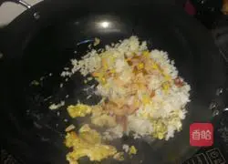 Illustration of how to make egg fried rice 5